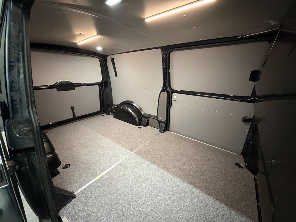 VW Transporter 2,0 TDi 150 Kassevogn DSG lang