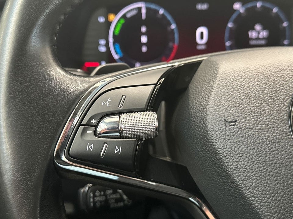 Skoda Octavia 1,4 TSi iV Plus Combi DSG 5d