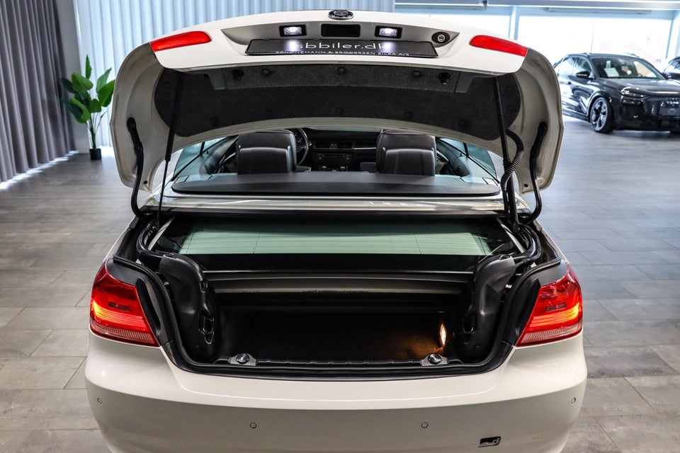 BMW 325i 3,0 Cabriolet Steptr. 2d