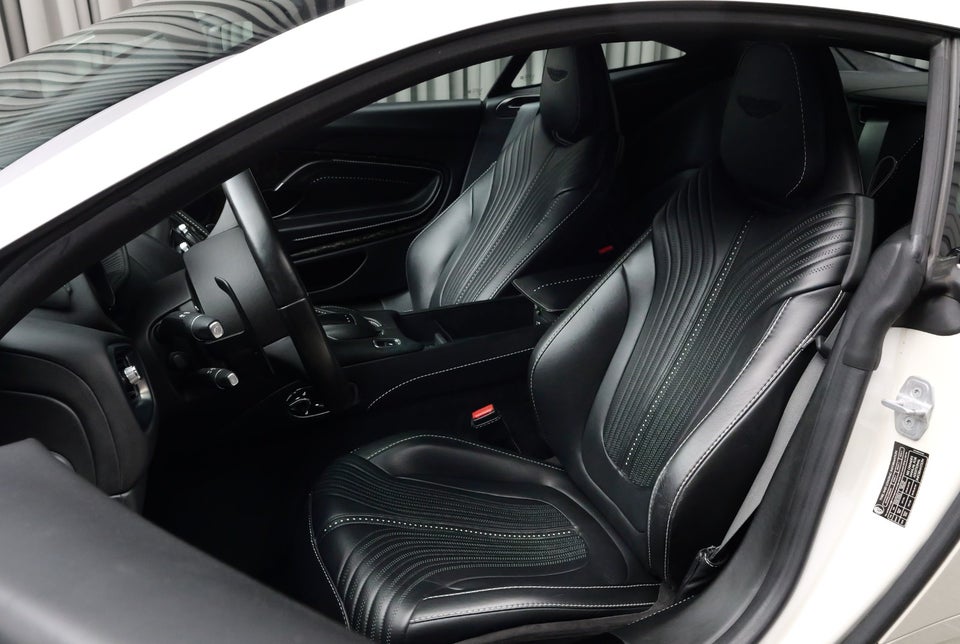 Aston Martin DB11 5,2 V12 Coupé aut. 2d