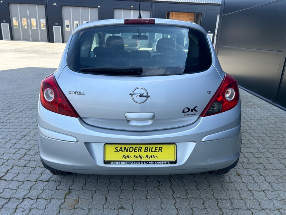 Opel Corsa 1,2 16V Essentia 3d