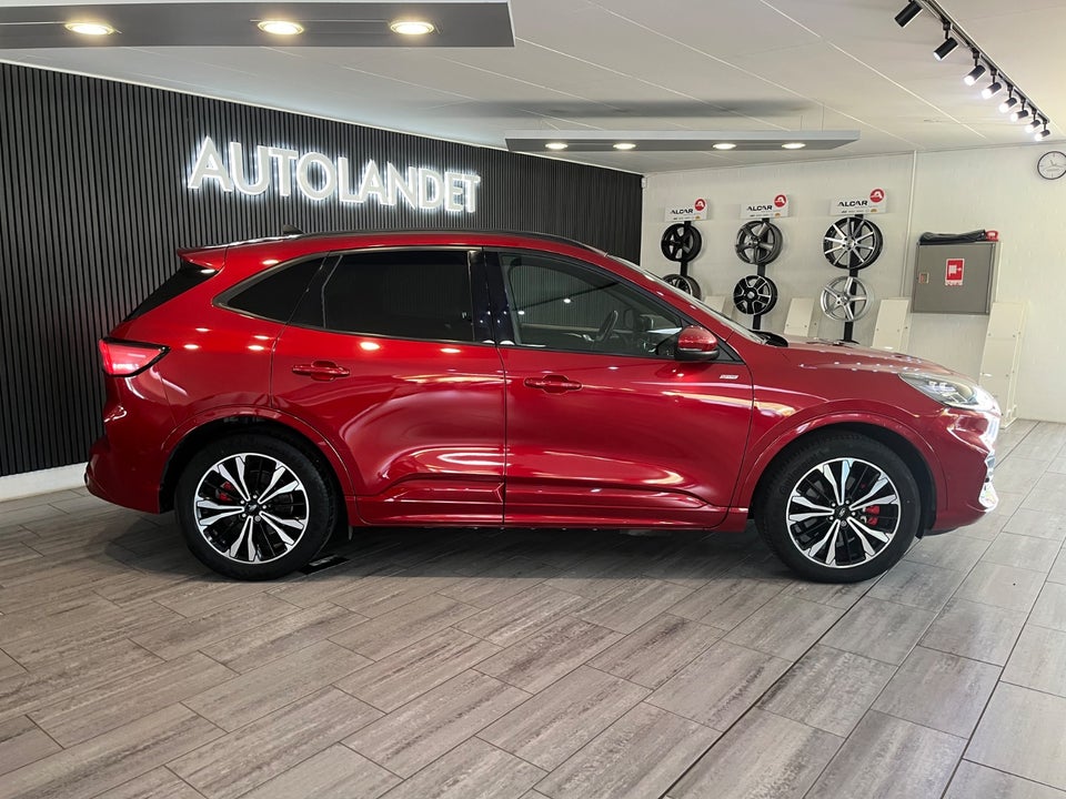 Ford Kuga 2,5 PHEV ST-Line CVT 5d