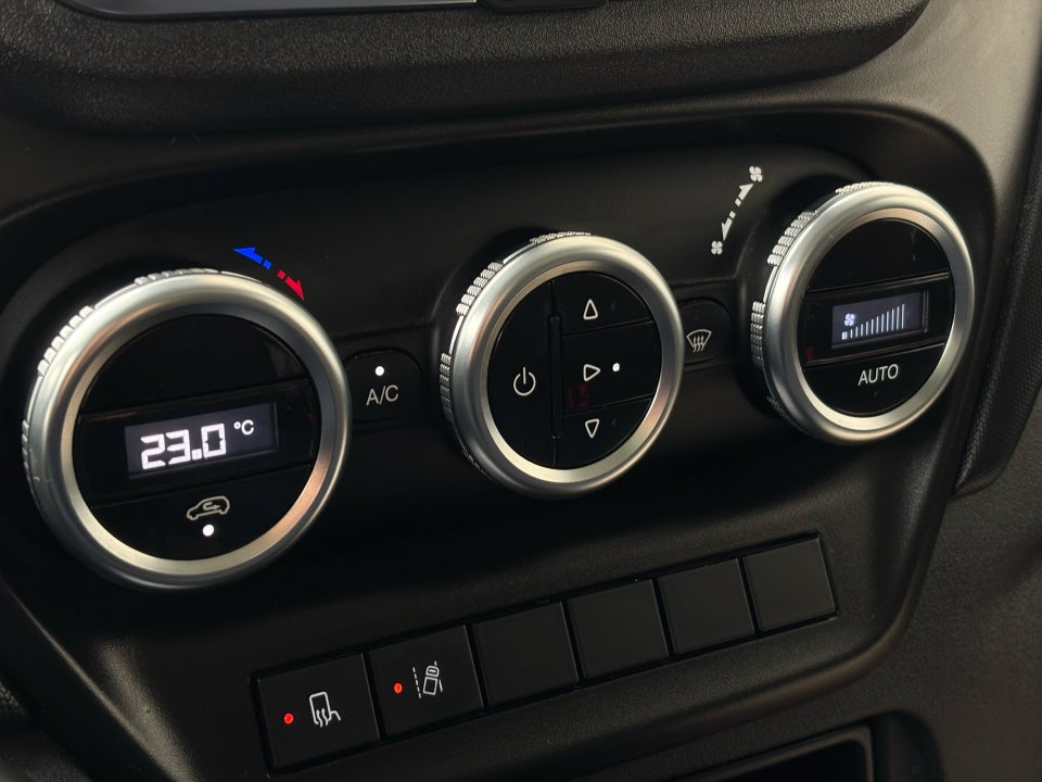 Iveco Daily 3,0 35S18 4100mm Box m/lift AG8