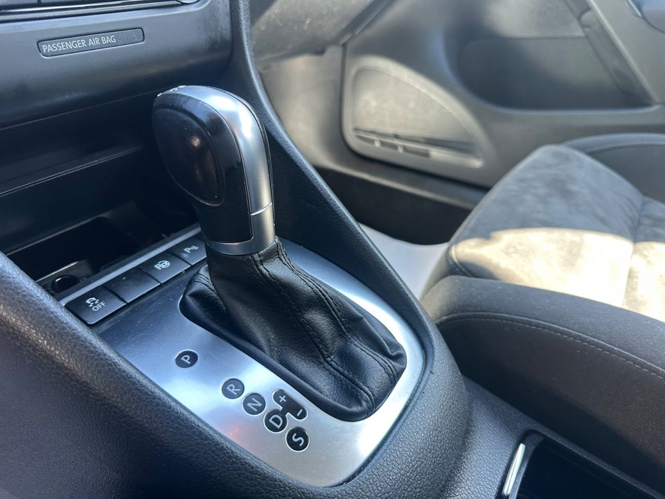 VW Golf VI 2,0 TDi 140 Highline DSG BMT 5d