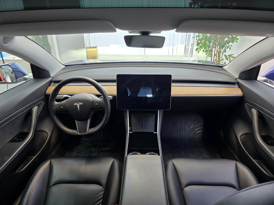 Tesla Model 3 Standard Range+ RWD 4d