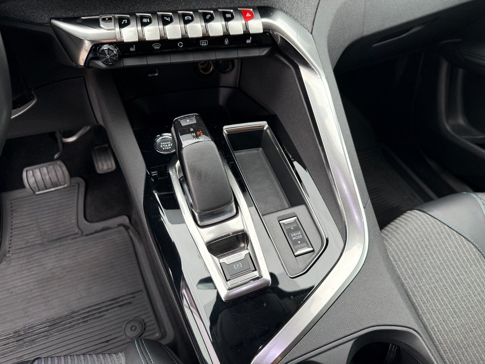 Peugeot 3008 1,6 Hybrid Allure Pack EAT8 5d