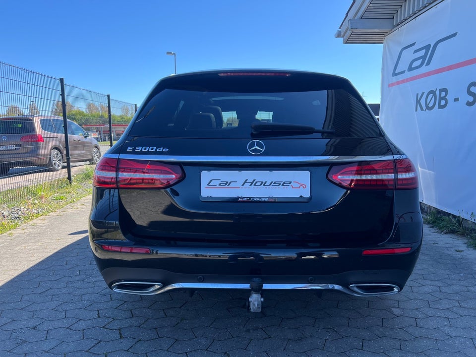 Mercedes E300 de 2,0 AMG Line Night Edition stc. aut. 5d