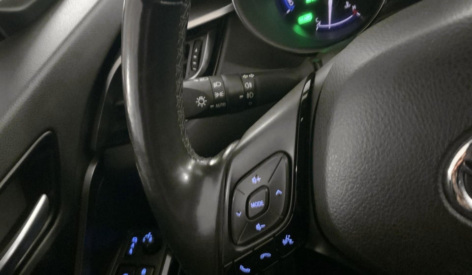 Toyota C-HR 1,8 Hybrid C-LUB Premium CVT 5d