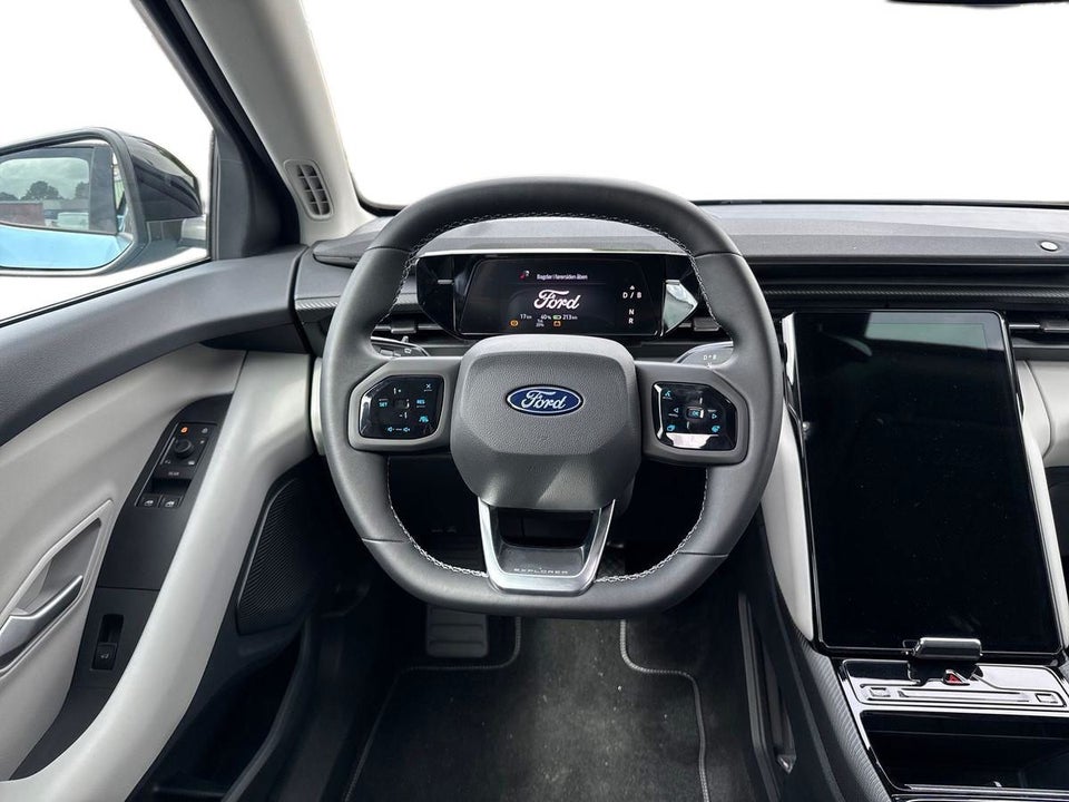 Ford Explorer 77 Premium Extended Range 5d