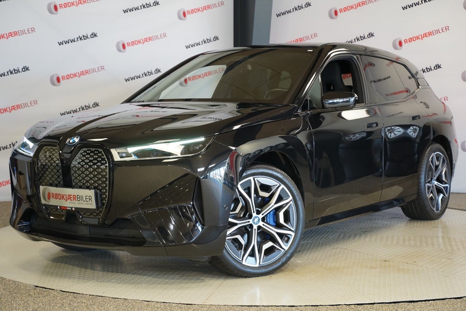 BMW iX xDrive40 Fully Charged Sport 5d