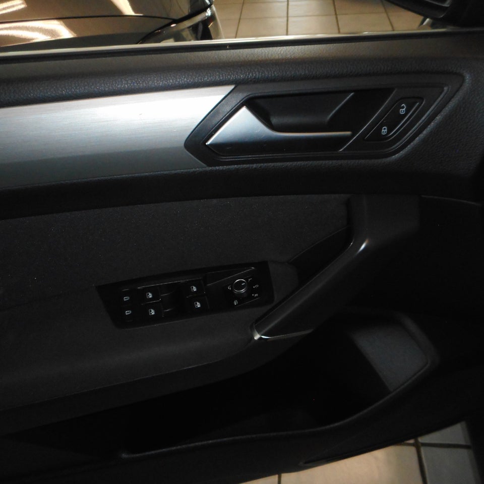 VW Touran 1,6 TDi 115 Comfortline DSG 7prs 5d
