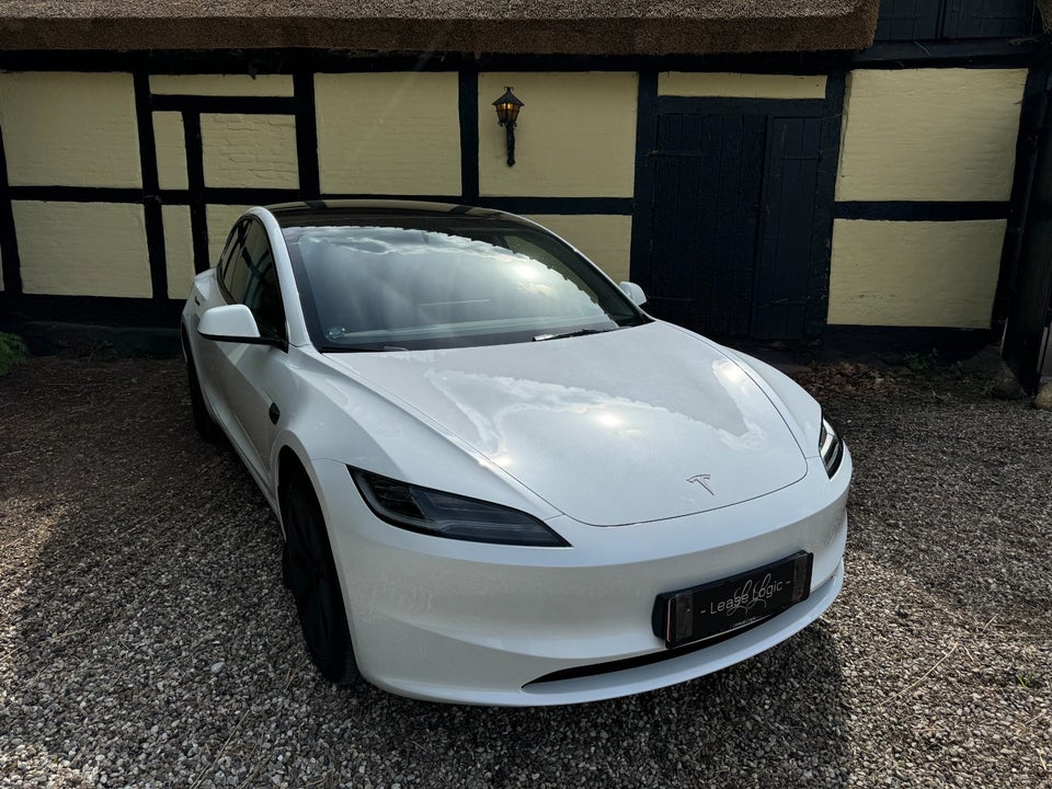 Tesla Model 3 RWD 4d