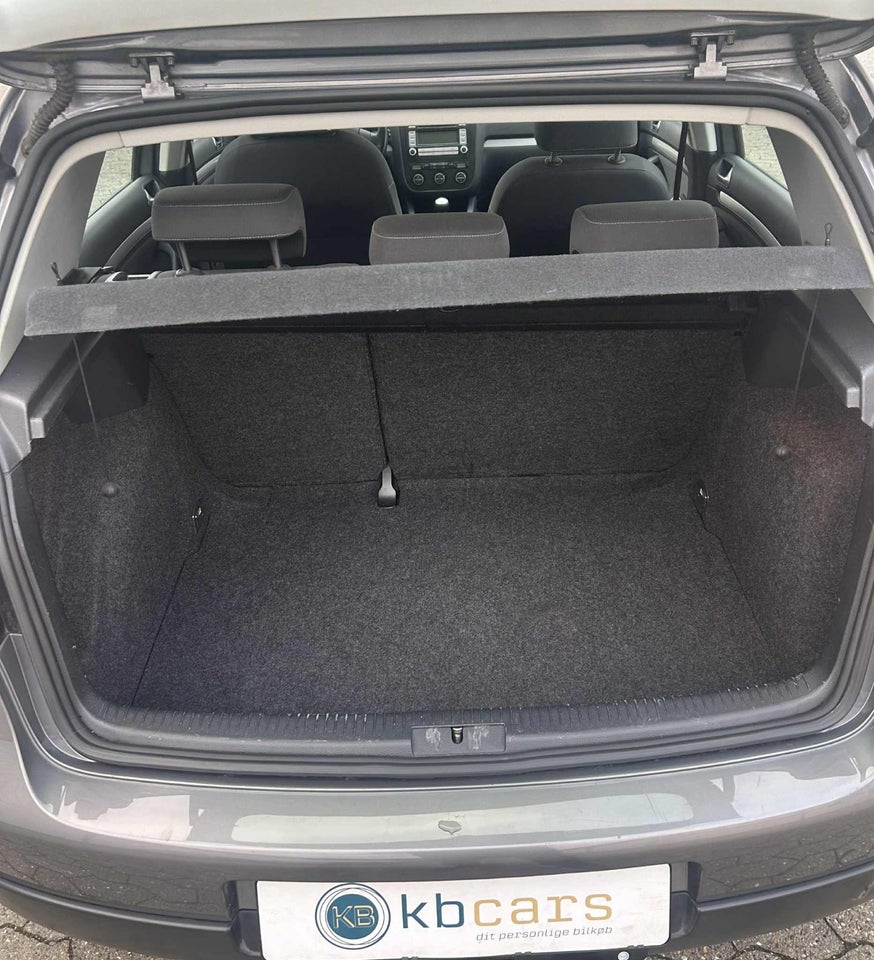 VW Golf V 1,6 Comfortline 5d