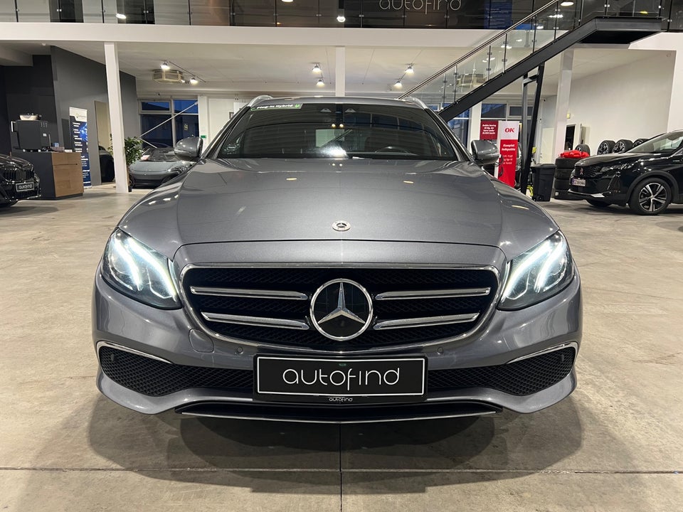 Mercedes E300 de 2,0 Advantage stc. aut. 5d