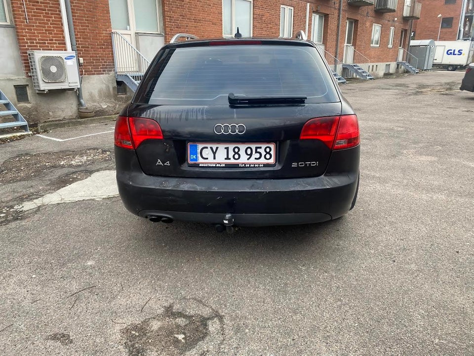 Audi A4 2,0 TDi 140 Avant Multitr. 5d