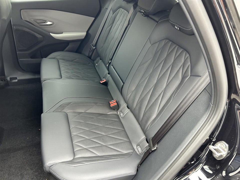 Ford Capri 82 Premium Extended Range 5d