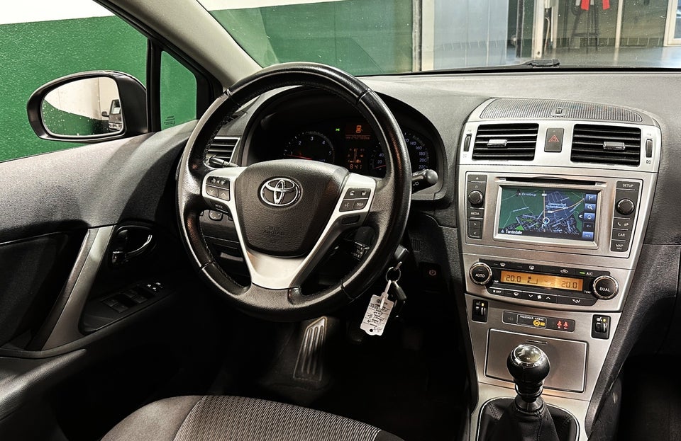 Toyota Avensis 2,0 D-4D T1 stc. 5d
