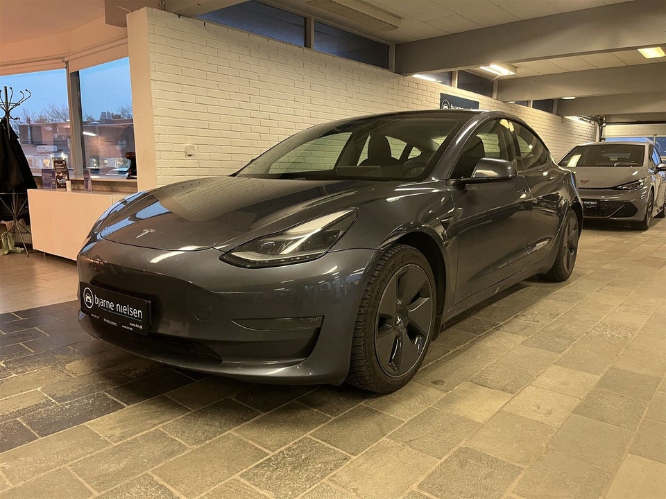 Tesla Model 3 Long Range AWD 4d