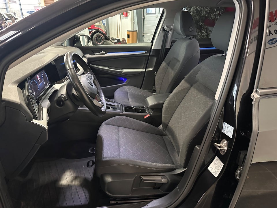 VW Golf VIII 2,0 TDi 115 Life Variant DSG Van 5d