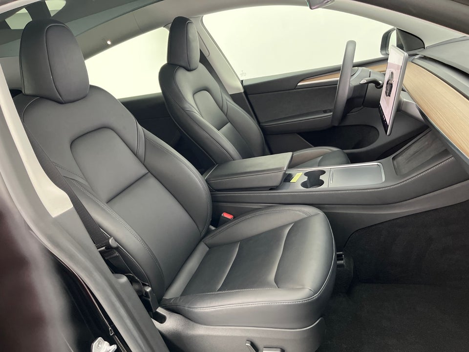 Tesla Model Y Long Range AWD 5d