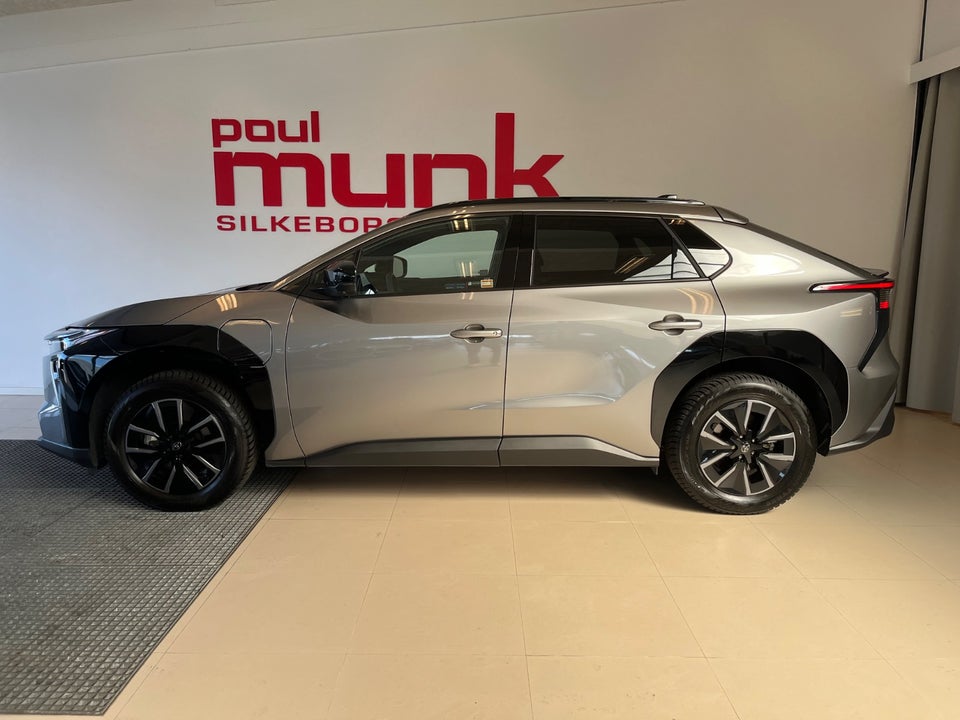 Toyota bZ4X 73 Active Tech 5d