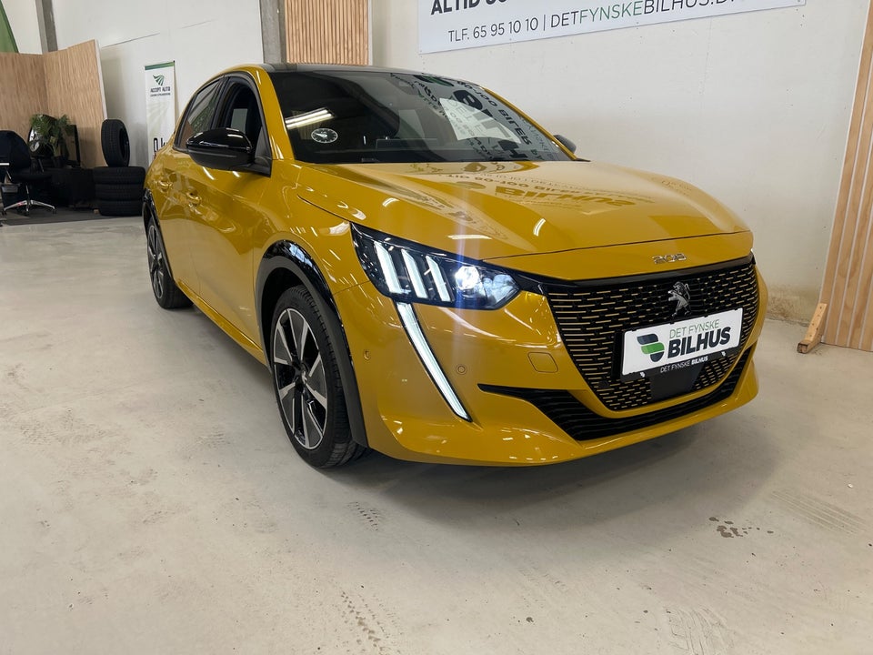 Peugeot e-208 50 GT 5d