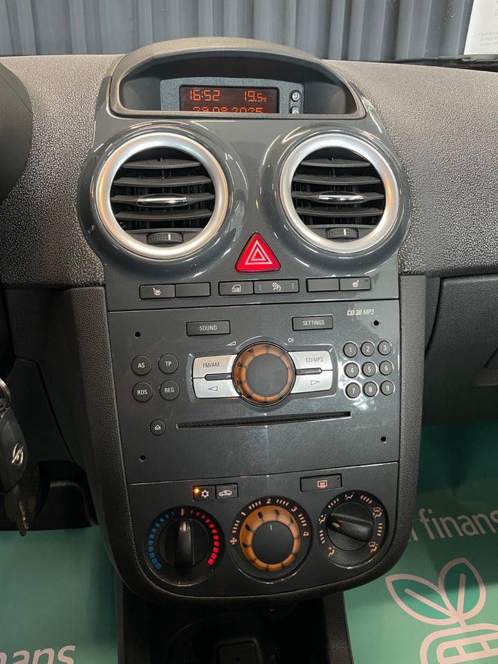 Opel Corsa 1,4 16V Cosmo 5d