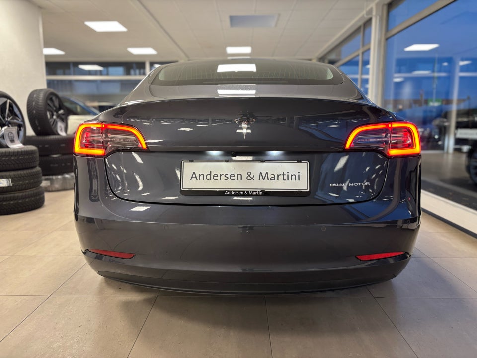 Tesla Model 3 Long Range AWD 4d