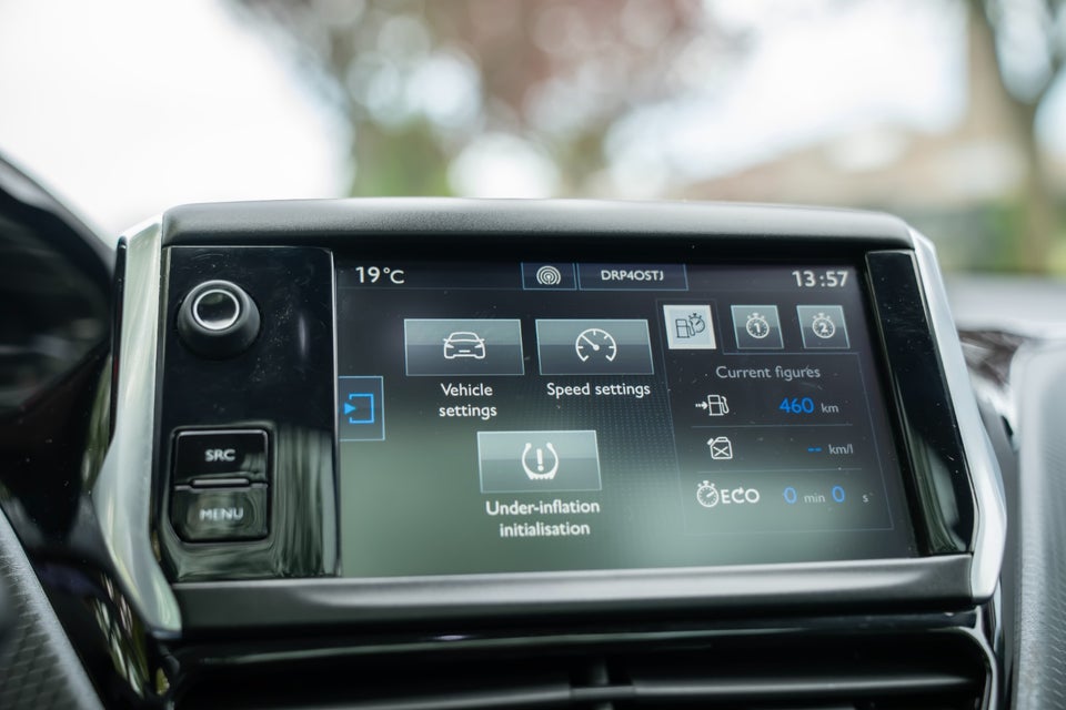 Peugeot 208 1,6 BlueHDi 100 Desire Sky 5d