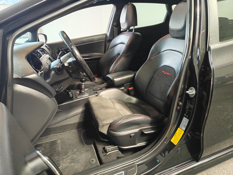 Kia Ceed 1,6 T-GDi GT Advance 5d