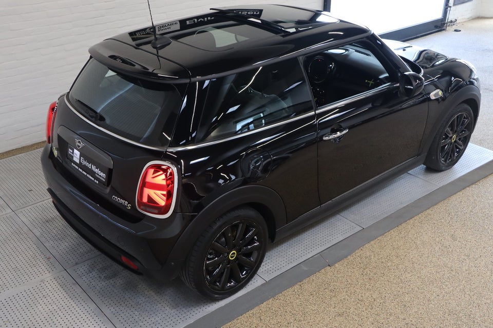 MINI Cooper SE Maximise 3d