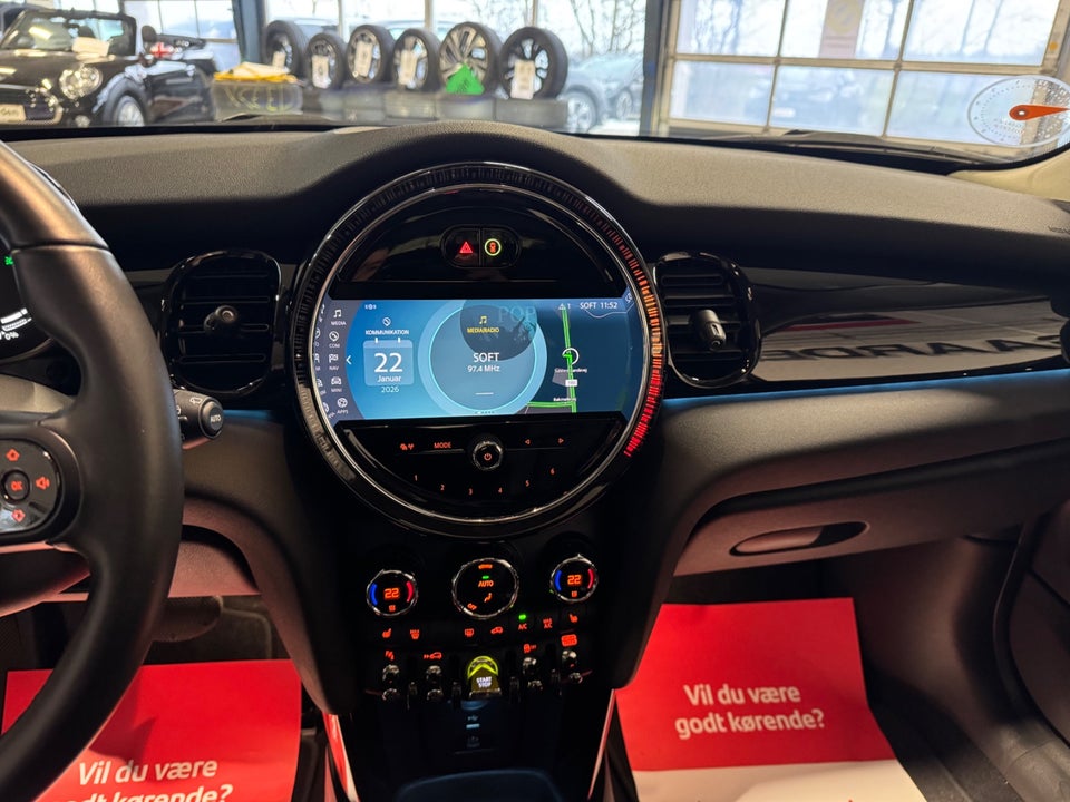 MINI Cooper SE Maximise 3d