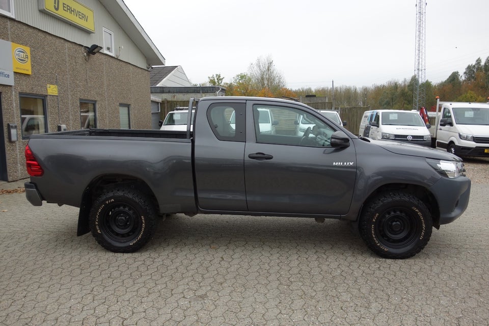 Toyota HiLux 2,4 D-4D 150 T2 Ex.Kab 4x4 4d