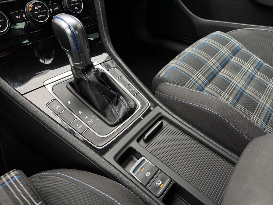 VW Golf VII 1,4 GTE DSG 5d