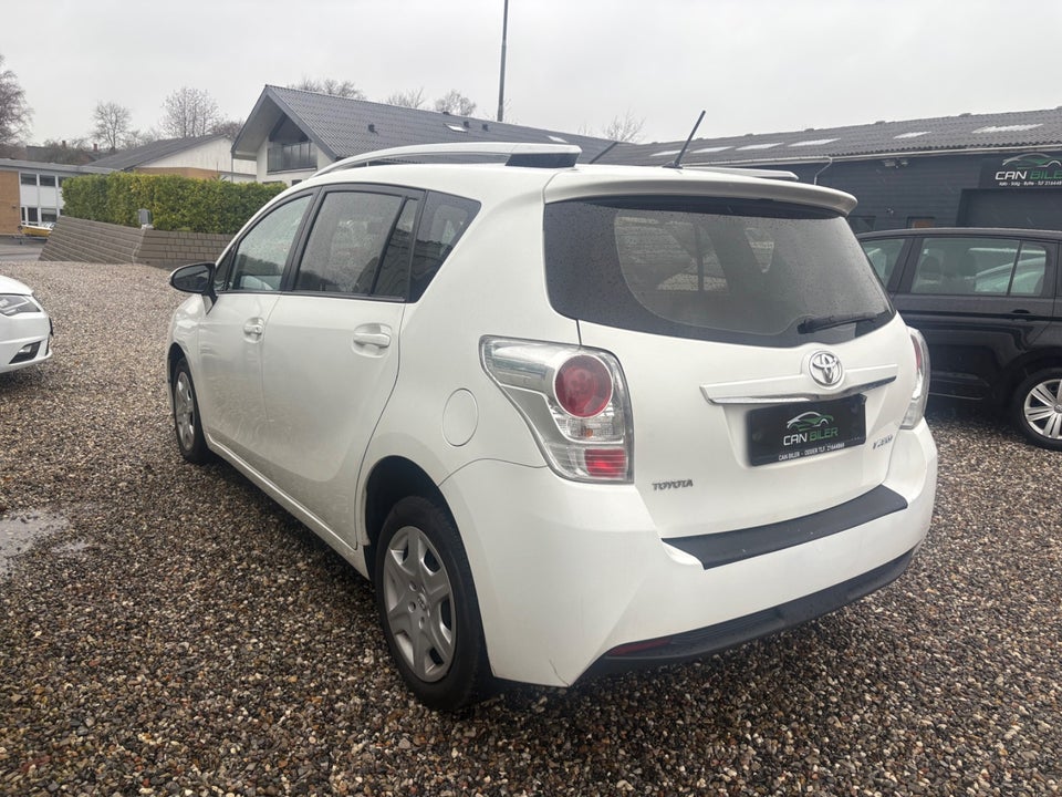 Toyota Sportsvan 2,0 D-4D T1 5d