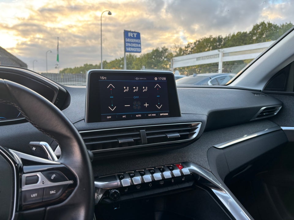 Peugeot 5008 1,6 BlueHDi 120 Allure 7prs 5d