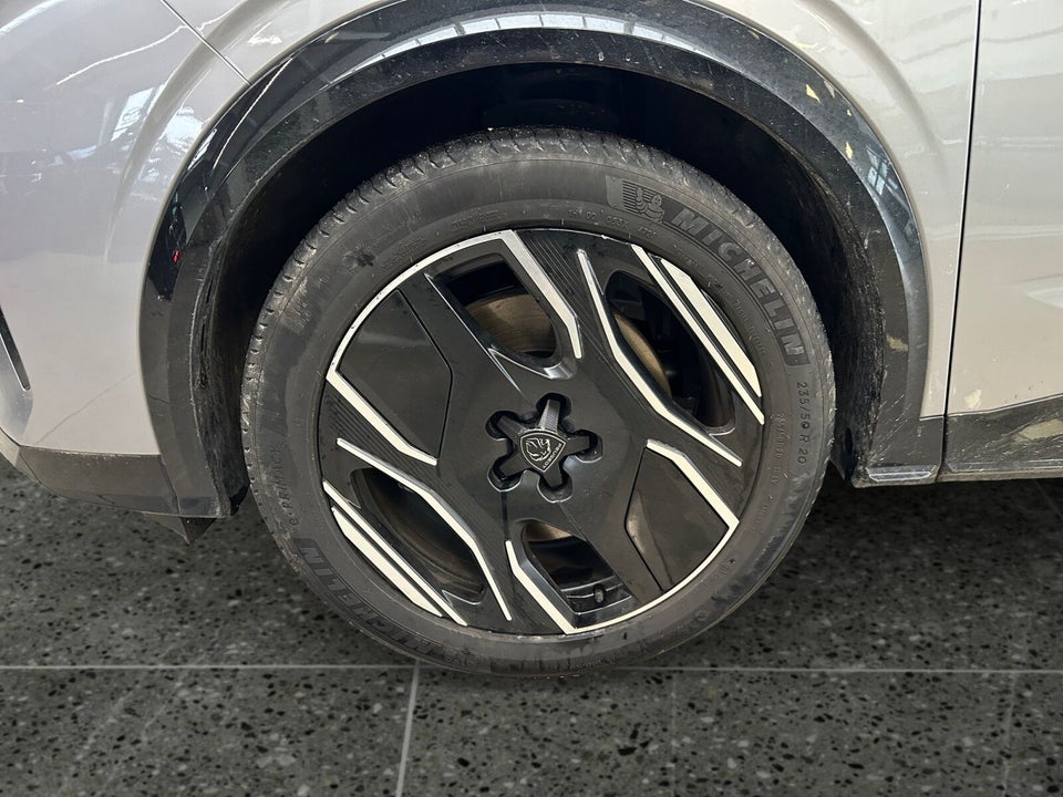 Peugeot e-3008 101 GT 5d