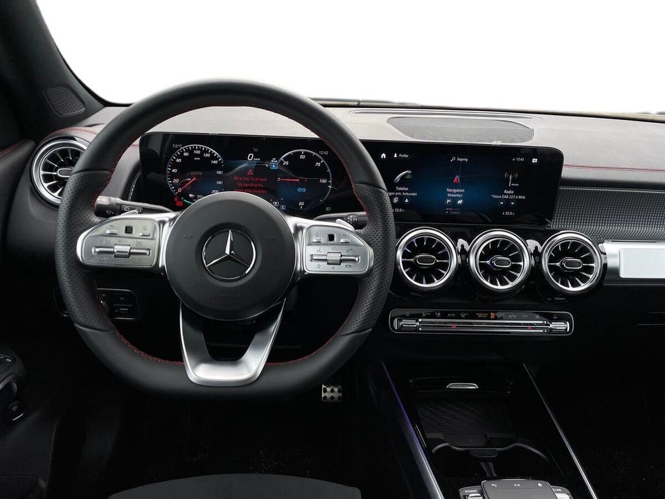 Mercedes EQB300 AMG Line 4Matic 5d