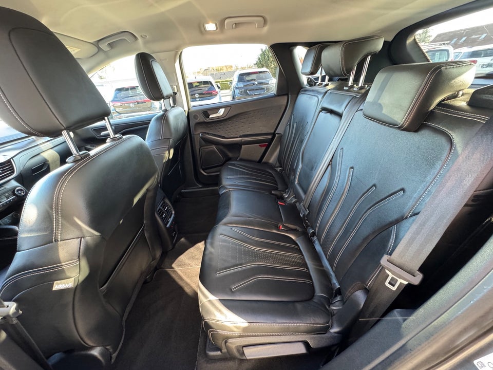 Ford Kuga 2,5 PHEV Vignale CVT 5d