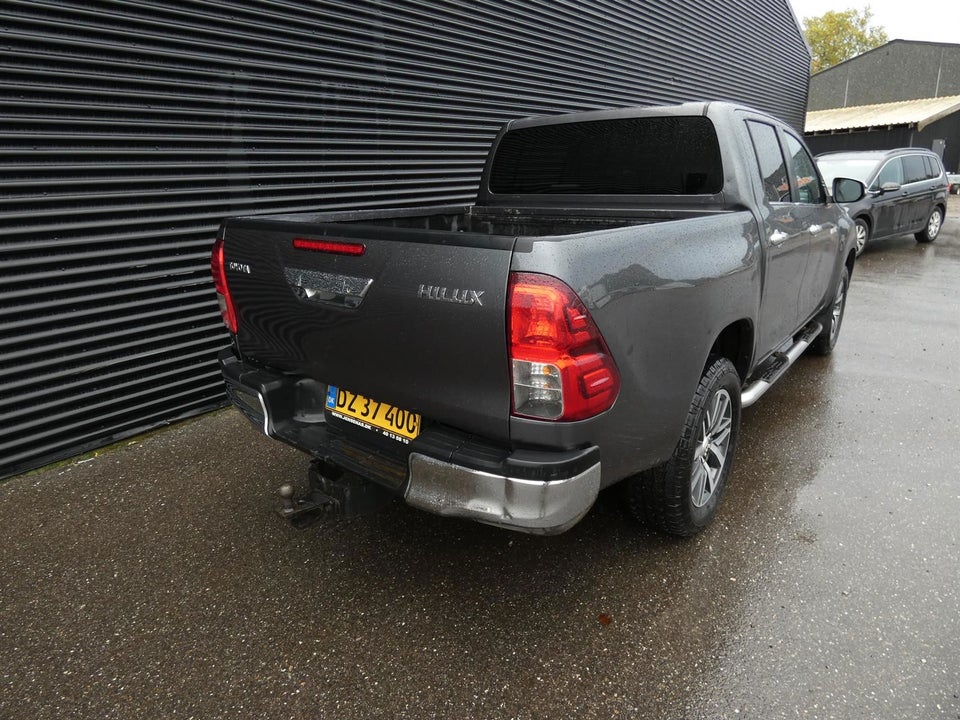 Toyota HiLux 2,4 D-4D 150 T4 Db.Kab aut. 4x4 4d