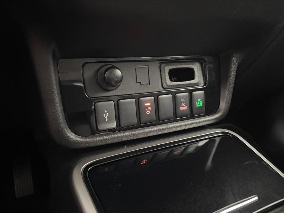 Mitsubishi Outlander 2,4 PHEV Limited CVT 4WD 5d