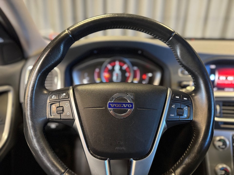 Volvo V60 2,0 D4 190 Momentum aut. 5d