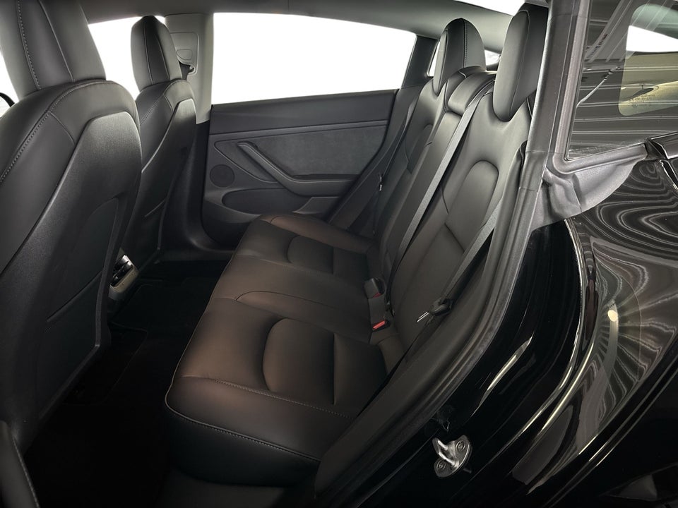 Tesla Model 3 RWD 4d