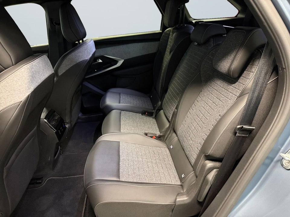 Peugeot e-5008 77 Allure 7prs 5d