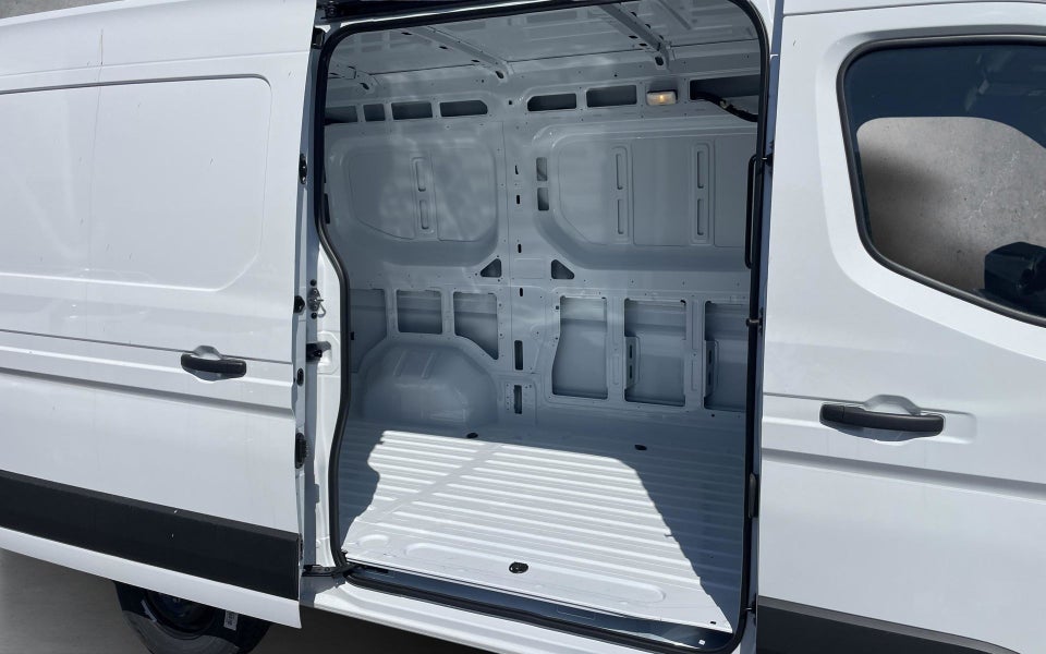 Nissan Interstar 2,0 dCi 150 L2H2 N-Connecta Van