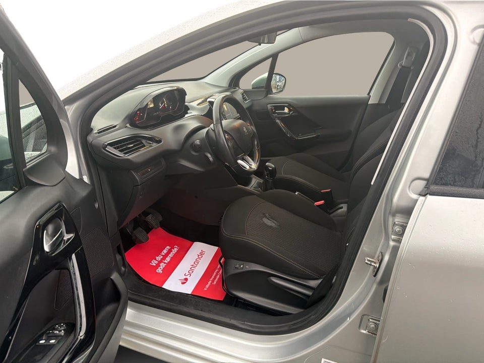 Peugeot 208 1,6 BlueHDi 100 Strike 5d