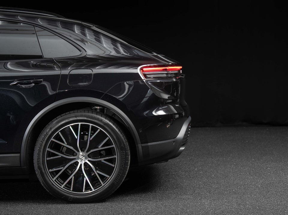Porsche Macan 4 5d