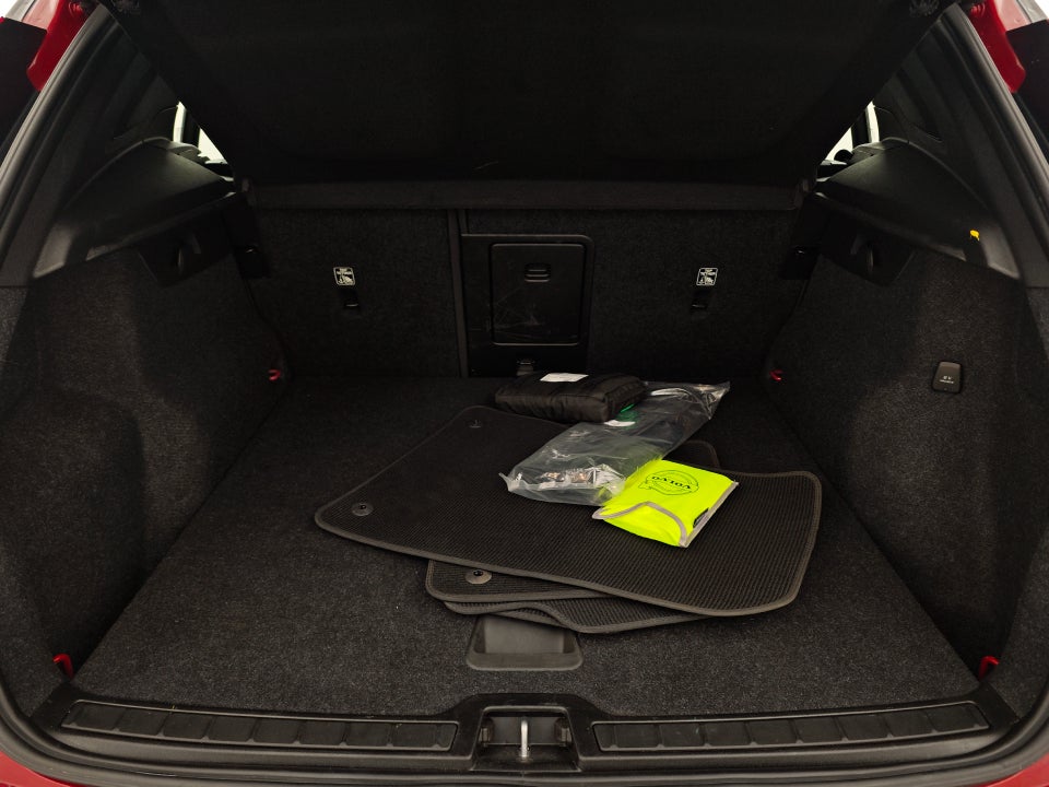 Volvo XC40 P8 ReCharge Twin R-Design 5d