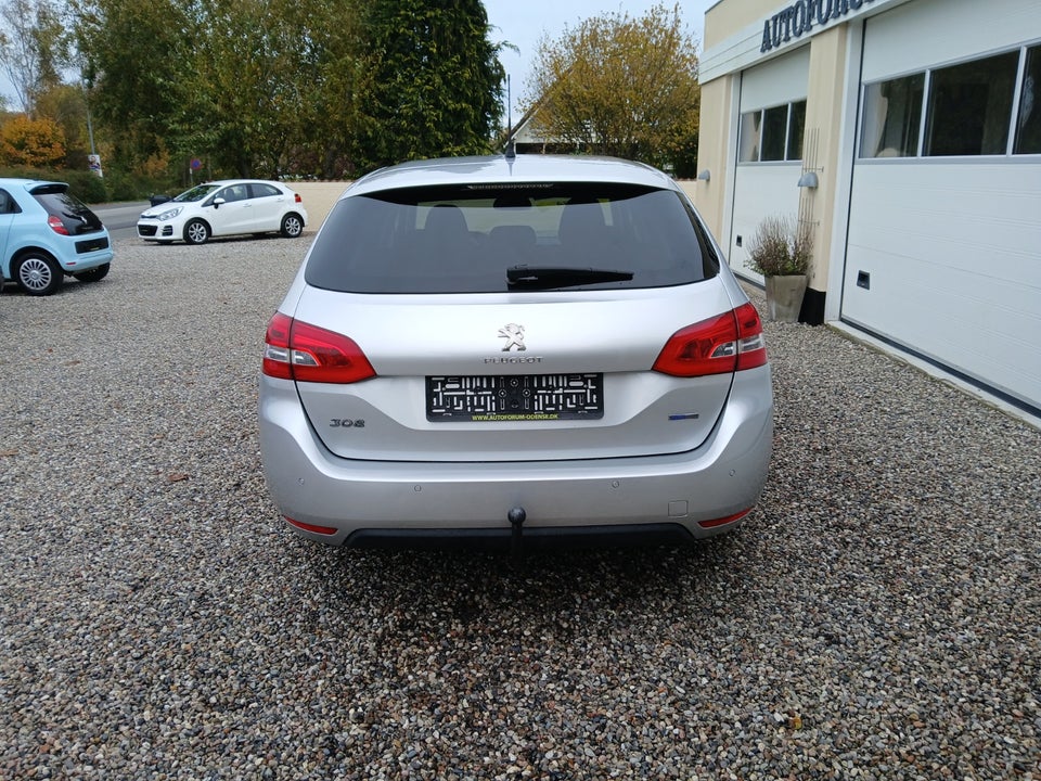 Peugeot 308 1,2 e-THP 110 Active SW 5d