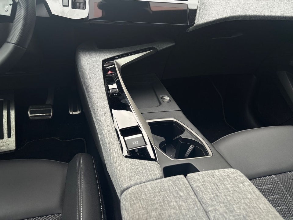 Peugeot e-5008 77 GT Pack 7prs 5d